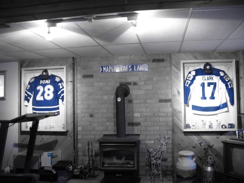 IMAGE: http://i41.photobucket.com/albums/e256/blinddemonz/My%20Digital%20Camera/colorphotos023.jpg