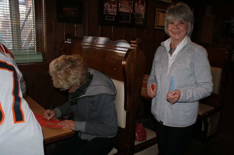 Joyce &amp; Laura buying tickets