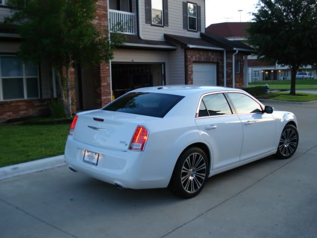 2012 Chrysler 300 s white #3