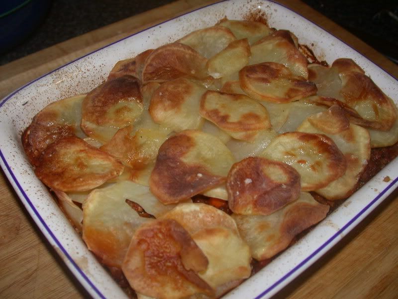 Minced beef and onion hotpot