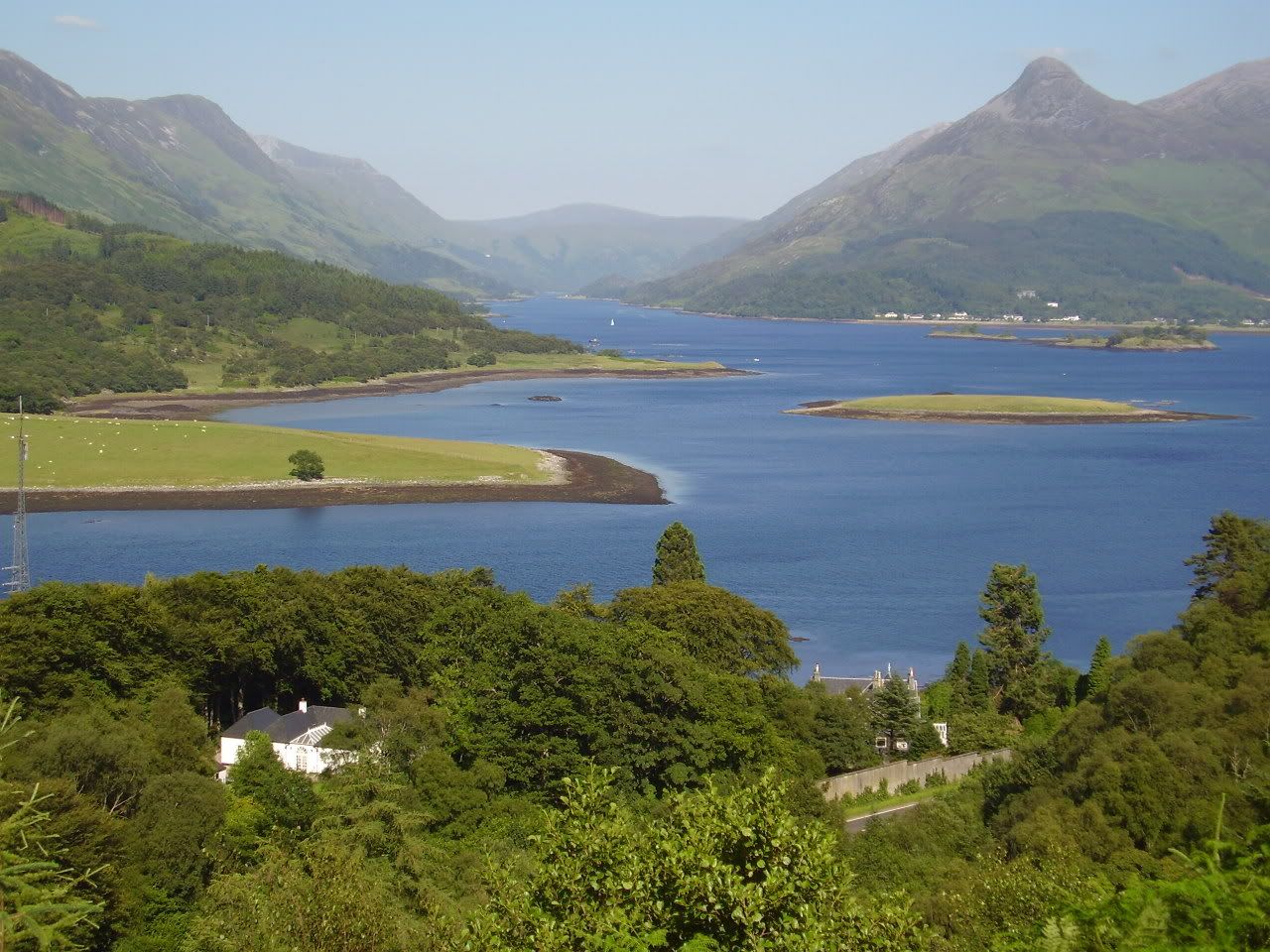  - loch_leven_with_white_house