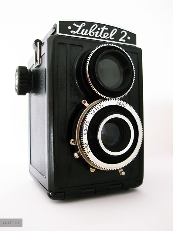 vintage camera lomo lubitel