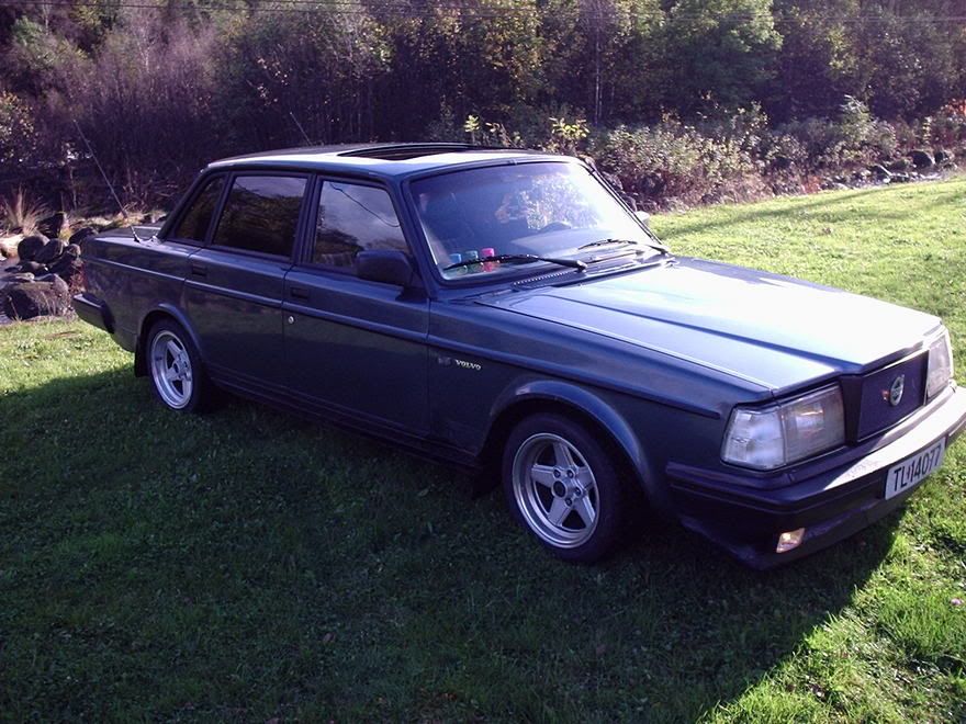 Volvo240GLE_28.jpg