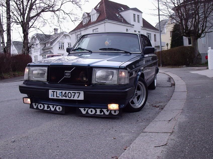 Volvo240GLE_41.jpg