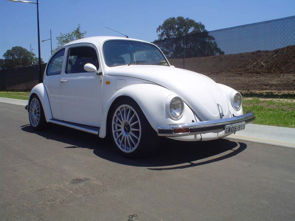 http://i41.photobucket.com/albums/e288/Myvwpics2006/Beetlefront.jpg