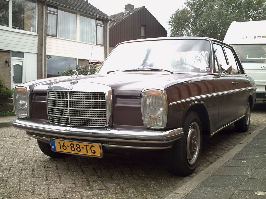 Een W114 2308 6 cilinder