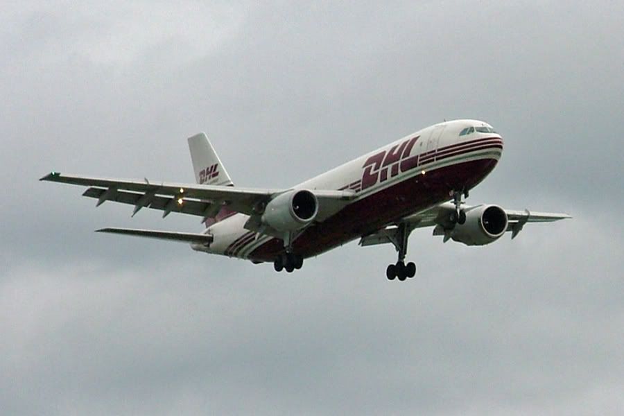 http://i41.photobucket.com/albums/e300/pauldyson1uk/dhl20606lhr.jpg