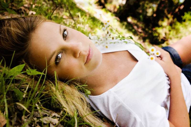 IMAGE: http://i41.photobucket.com/albums/e300/vickij89/IMG_2570x2textweb.jpg